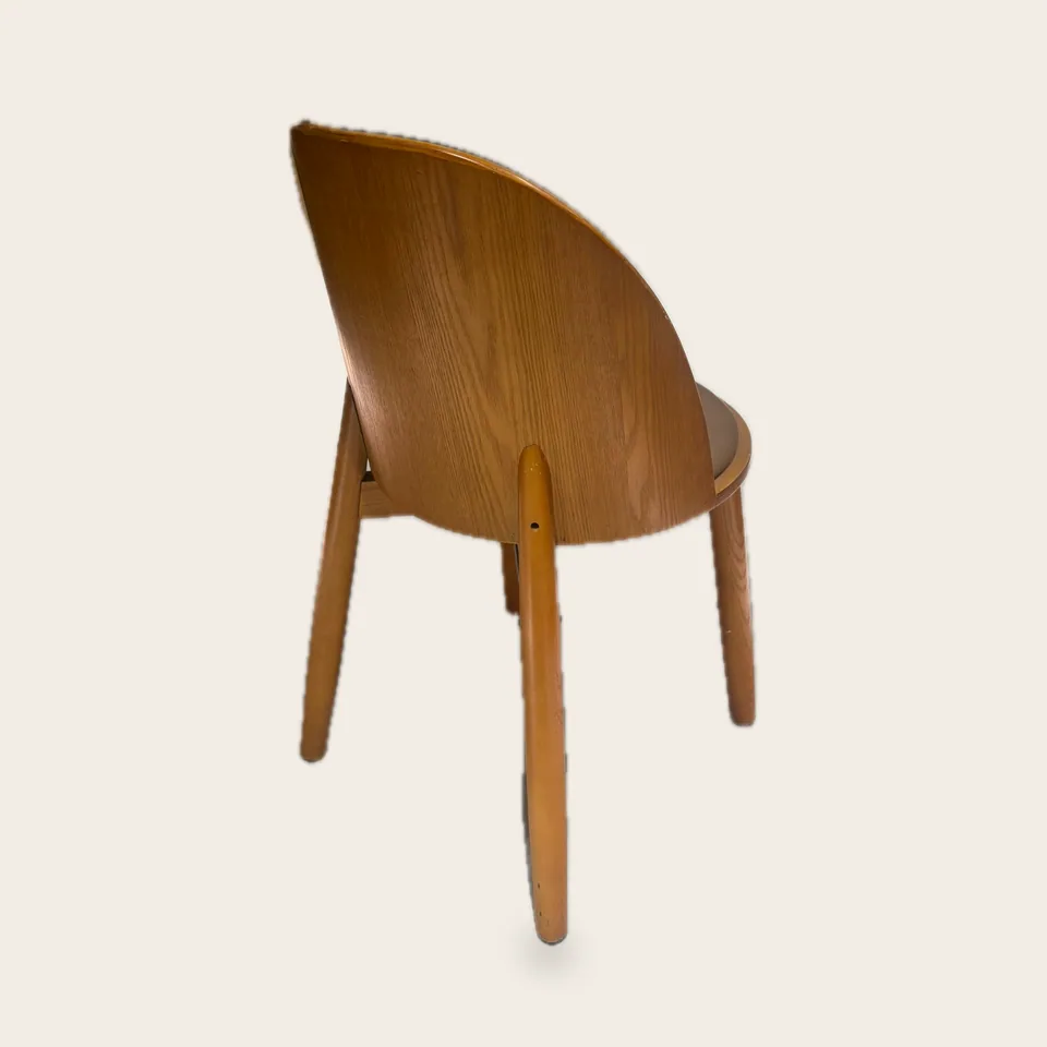 Silla Nogal view 2